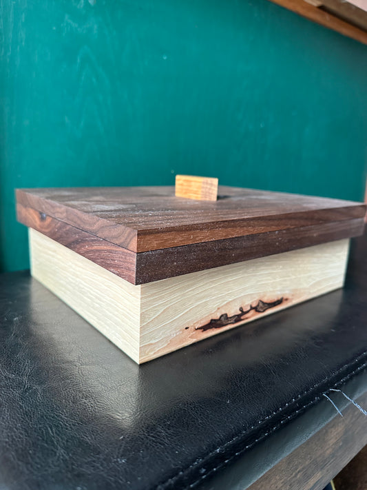 Hickory box/Walnut Lid